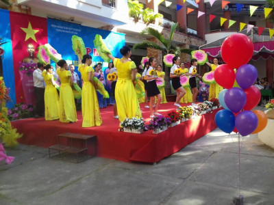 Họp mặt kỉ niệm Ngày Nhà giáo Việt Nam 20-11