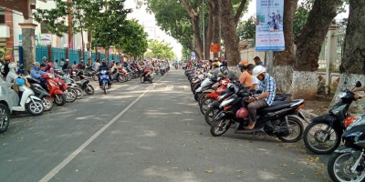 Liên Đội trường THCS Nguyễn Viết Xuân thực hiện An toàn giao thông trước cổng trường