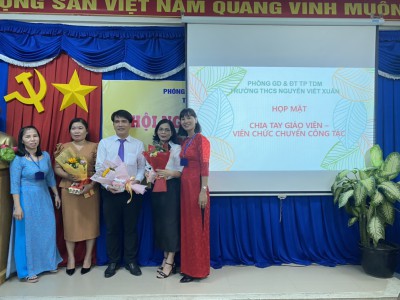 Công đoàn trường THCS Nguyễn Viết Xuân tổ chức chia tay giáo viên chuyển công tác