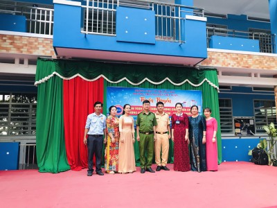 Trường THCS Nguyễn Viết Xuân tổ chức Tuyên truyền Luật Giao thông đường bộ