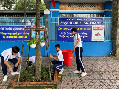 Học sinh tham gia hội thi