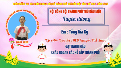 Giáo viên hướng dẫn học sinh thực hành