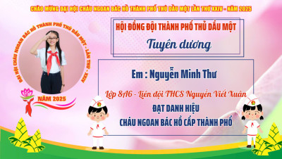 Giáo viên hướng dẫn học sinh thực hành