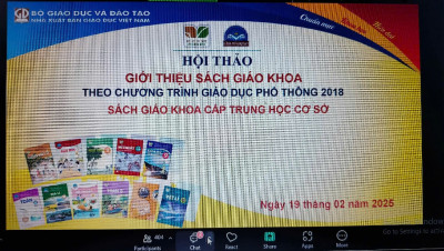 Giáo viên hướng dẫn học sinh thực hành