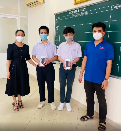 Trường THCS Nguyễn Viết Xuân hỗ trợ học sinh đặc biệt khó khăn