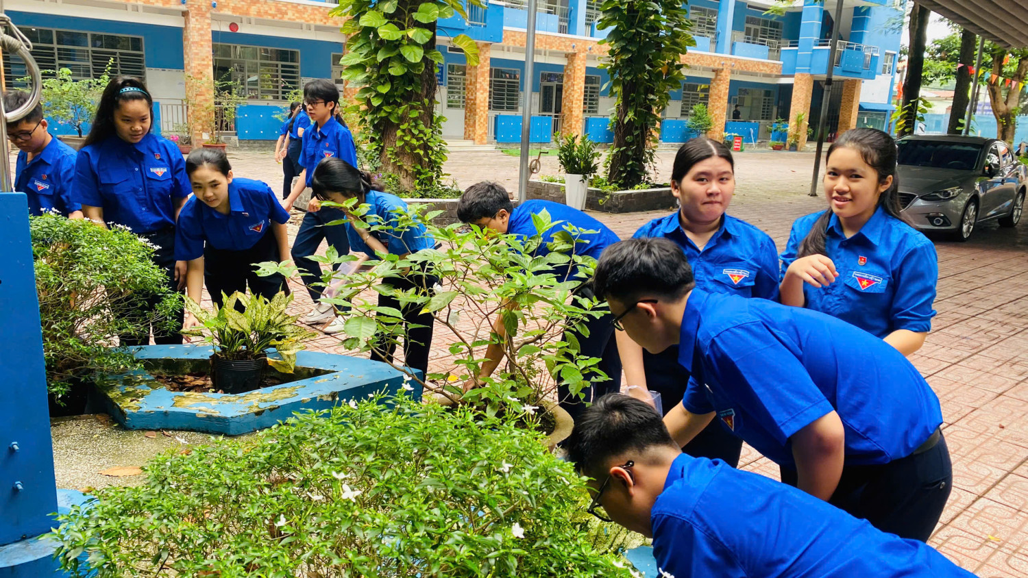 Công tác vệ sinh trường lớp, cá nhân, môi trường của trường THCS Nguyễn Viết Xuân
